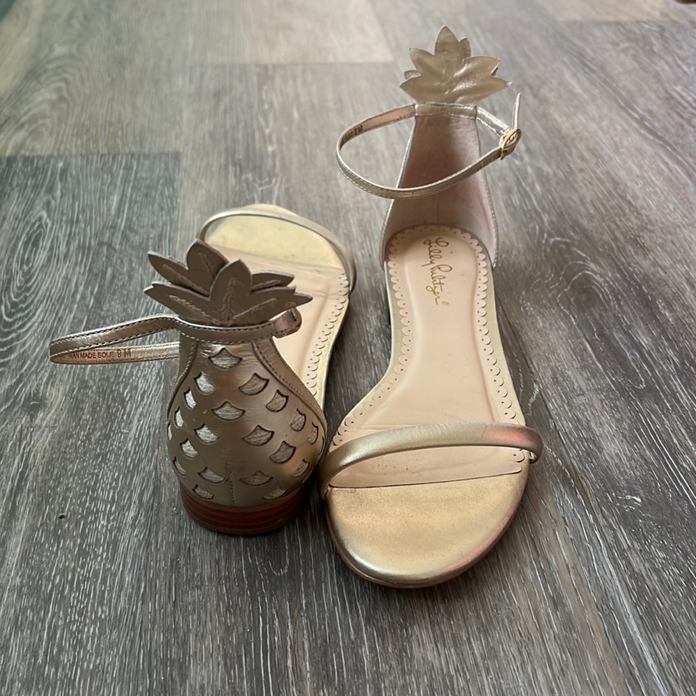 Lilly Pulitzer gold pineapple flat sandals with ankle strap size 8